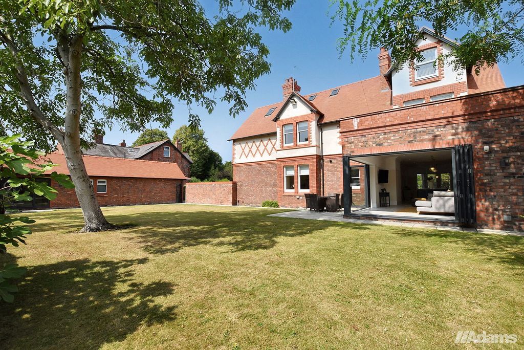 Property photo 2 of 64