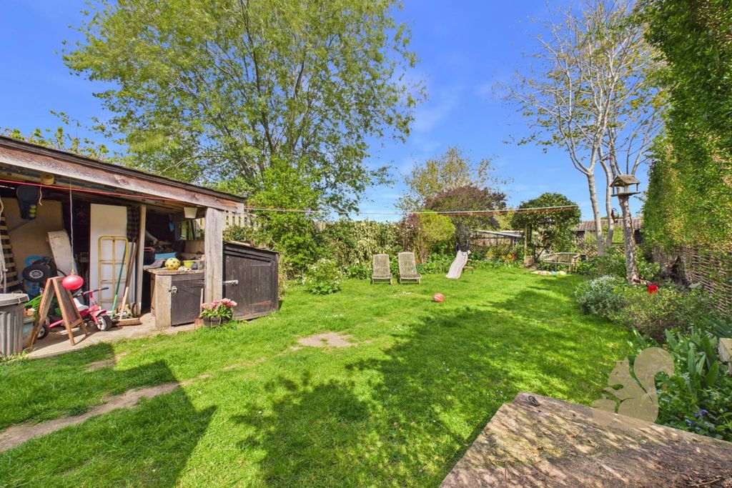 Property photo 3 of 24 Garden