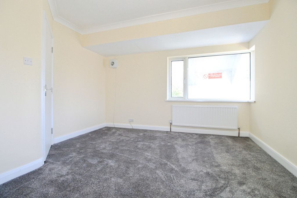 Property photo 2 of 13 Bfa4062c4900d85E737d80B671297782