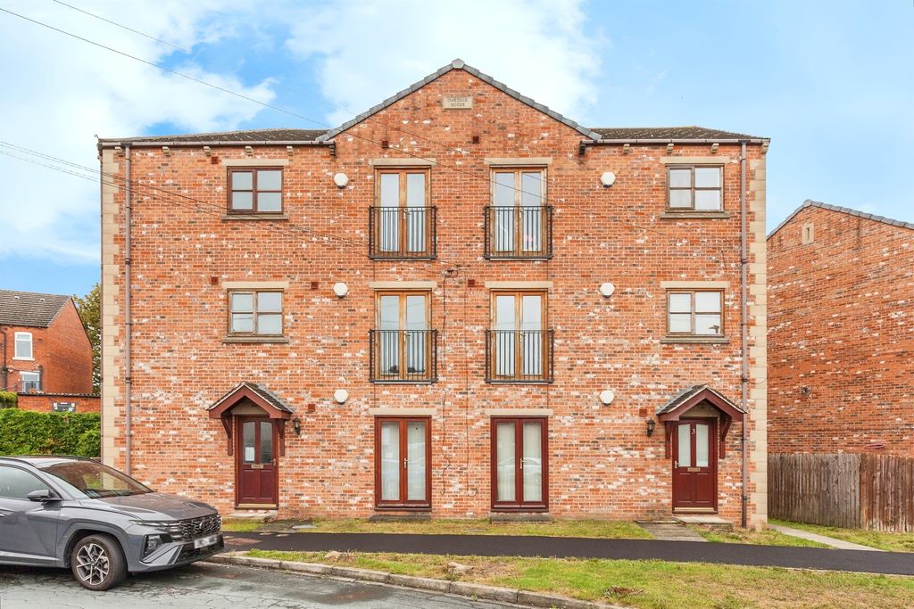 Property photo 1 of 17