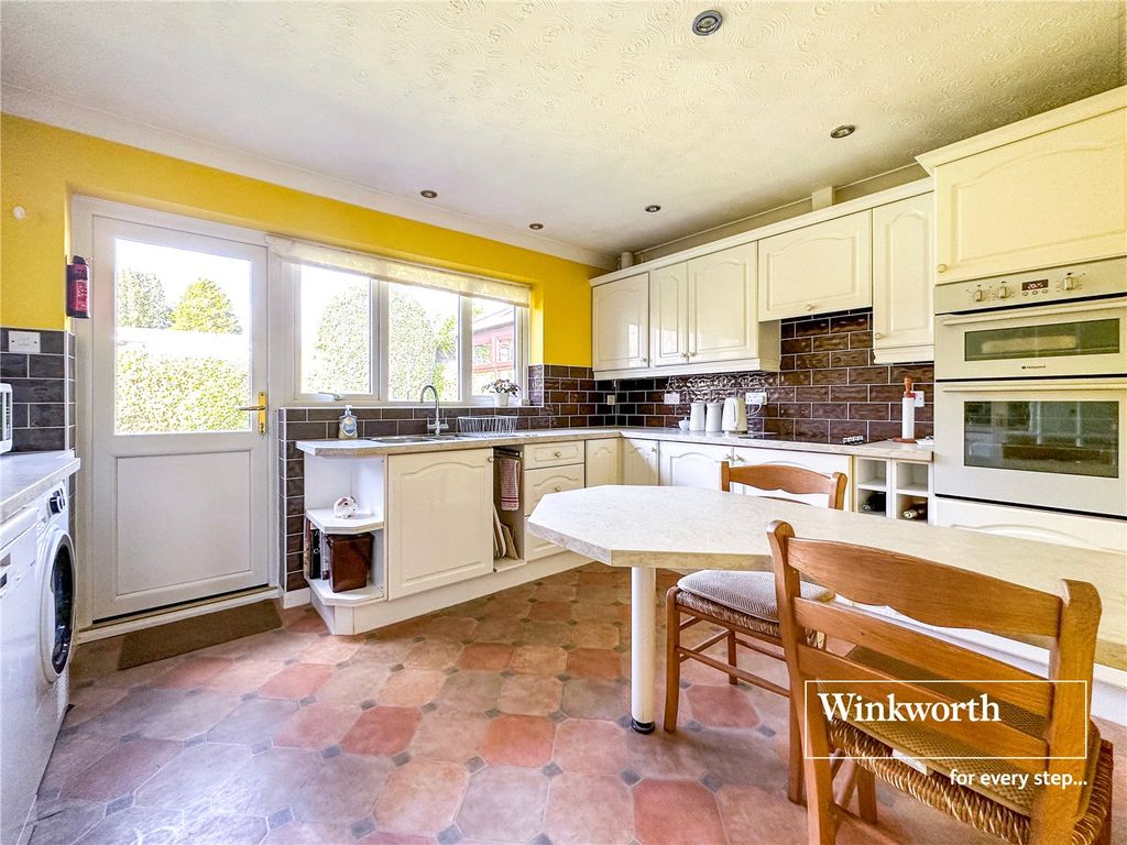 Property photo 2 of 15 Picture No. 10