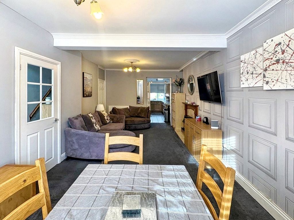 Property photo 3 of 8 Lounge-Diner