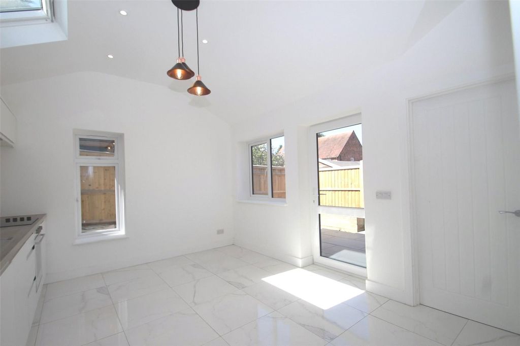 Property photo 3 of 7 Picture No. 11
