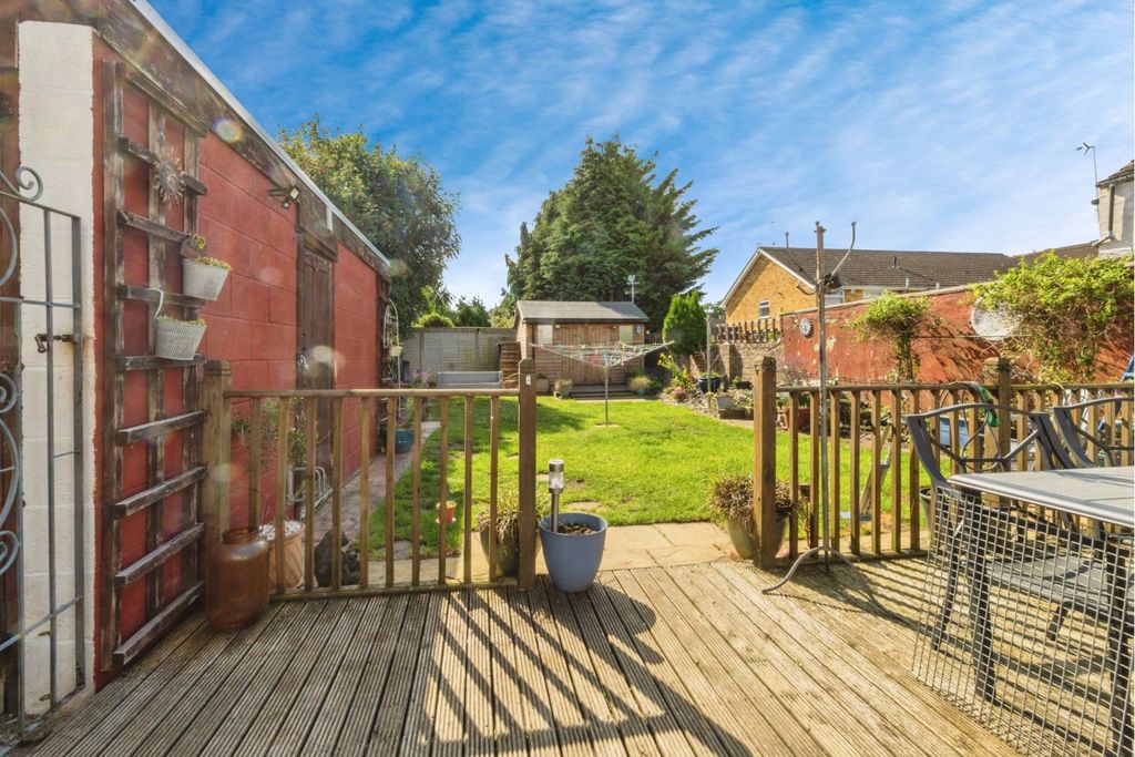 Property photo 2 of 17