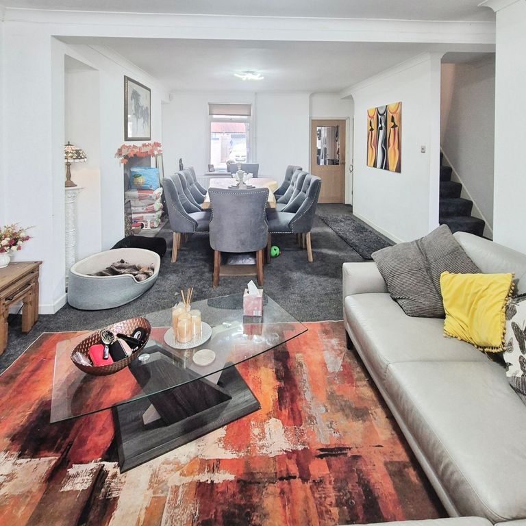 Property photo 3 of 13 Living Room