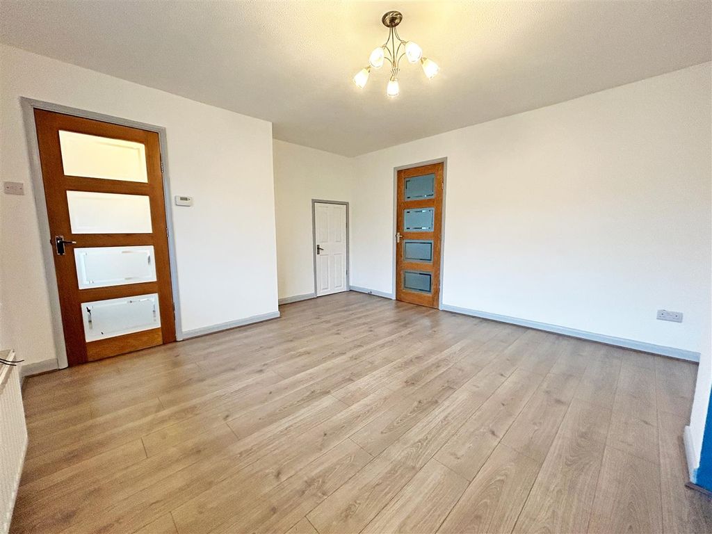 Property photo 3 of 15 Living Room
