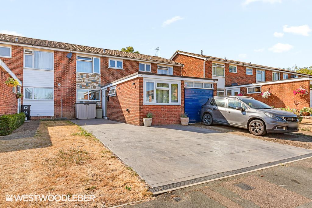 Property photo 1 of 32 Bridleclose_32.Jpg