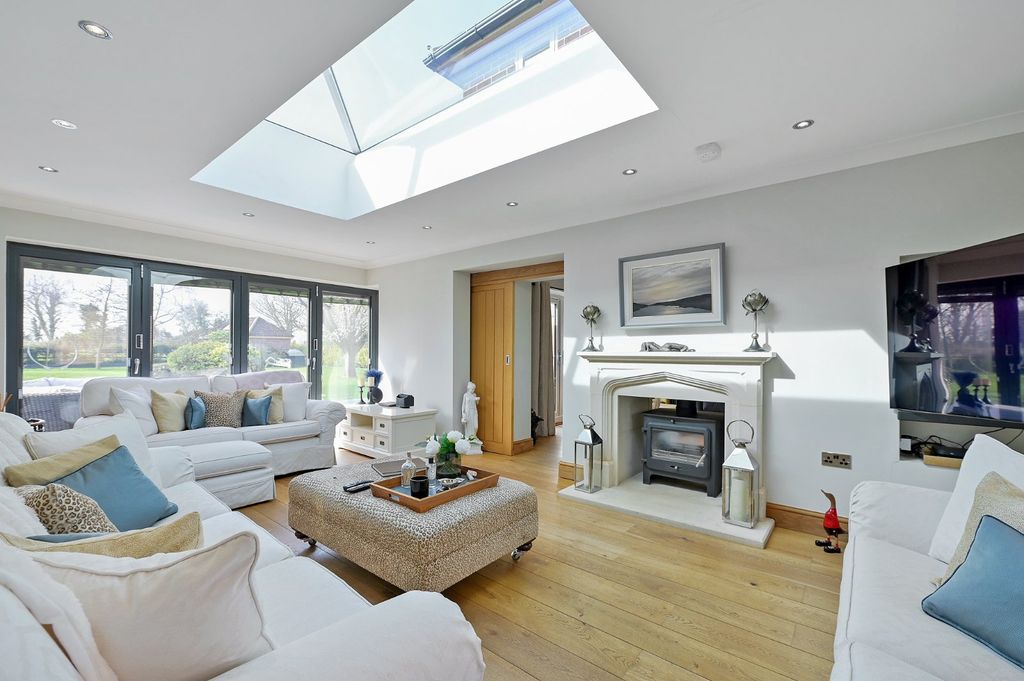 Property photo 2 of 16 Family Room