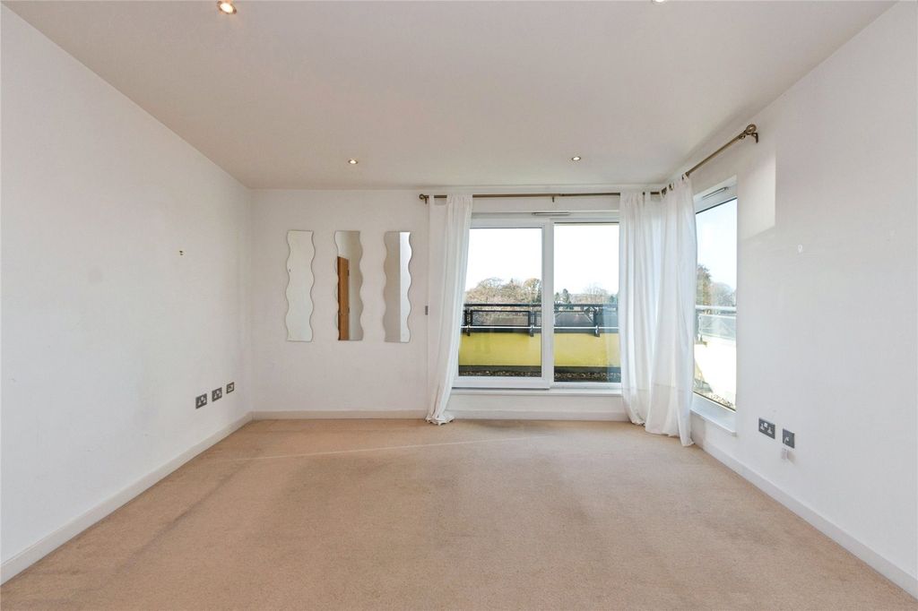 Property photo 2 of 12 Picture No. 03