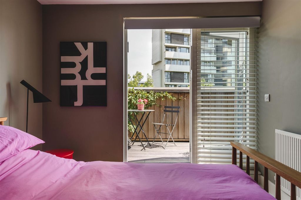Property photo 2 of 33 Teesdale St-13_v2.Jpg