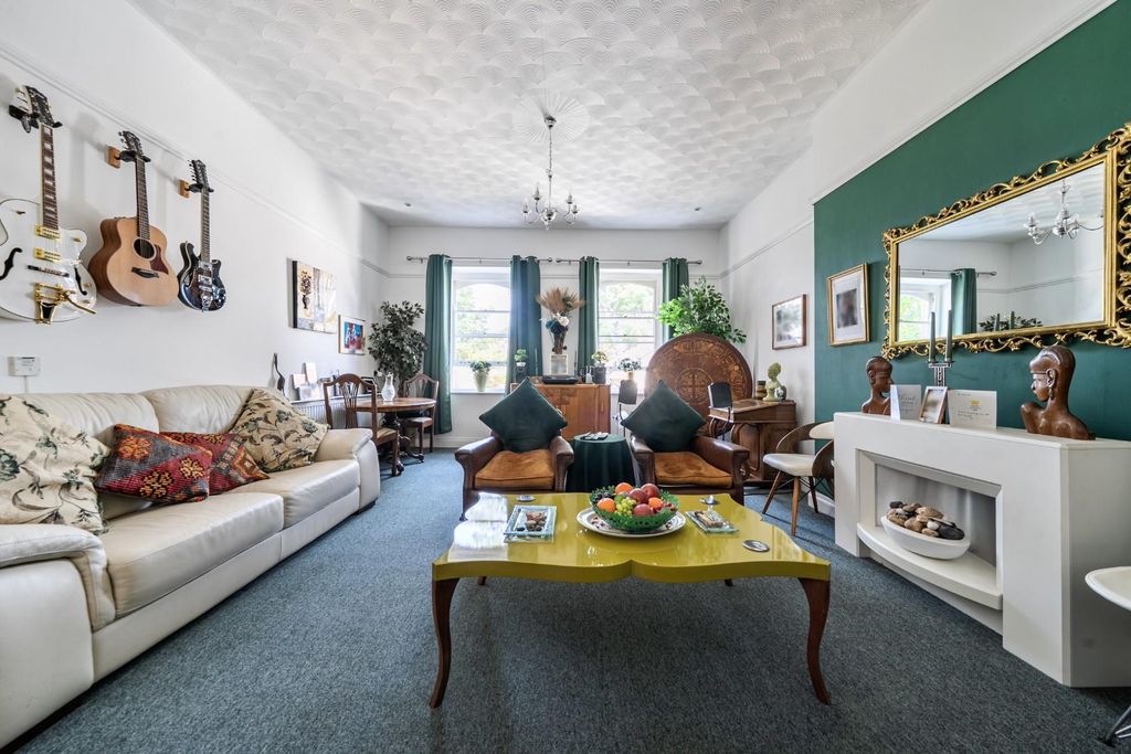 Property photo 3 of 17 Lounge Pic 2.Jpg