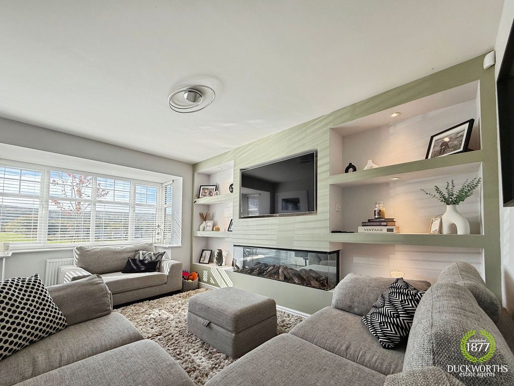 Property photo 2 of 34