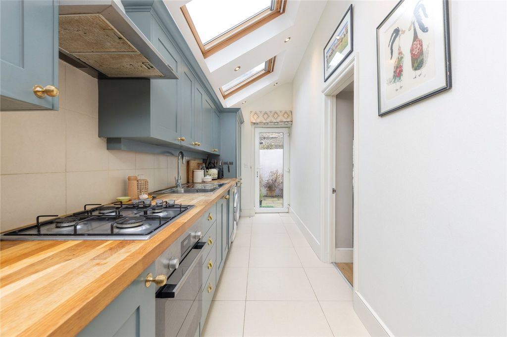 Property photo 3 of 12 Kitchen Area