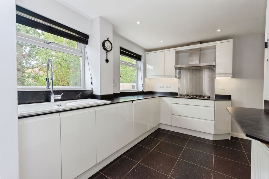 Property photo 2 of 26 Pbox-Img.Jpg