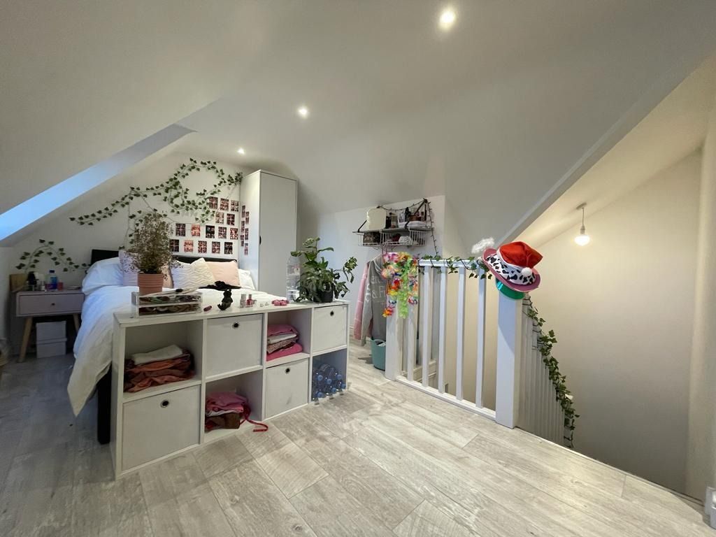 Property photo 2 of 17 4622891