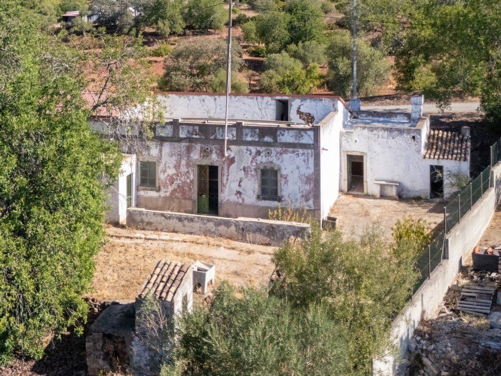 Property photo 1 of 37 A Blank Canvas In The Countryside - Ruin And Land With Huge Building Potential Near Querença