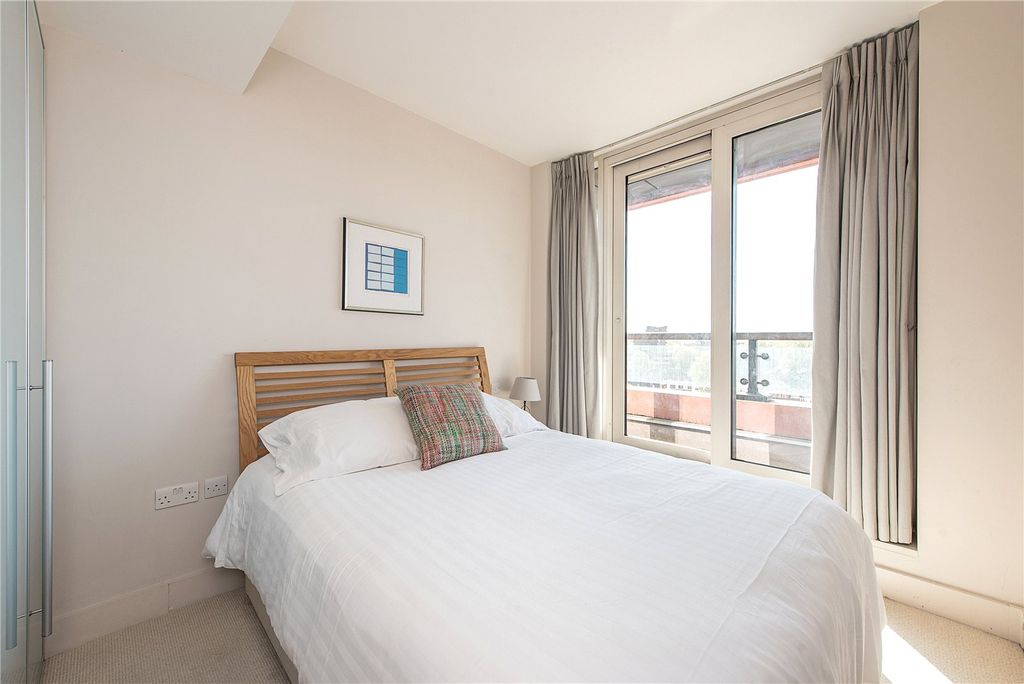 Property photo 2 of 7 Picture No. 17