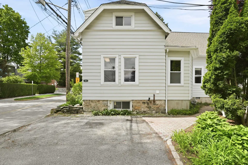 Property photo 2 of 27 <Alttext/>