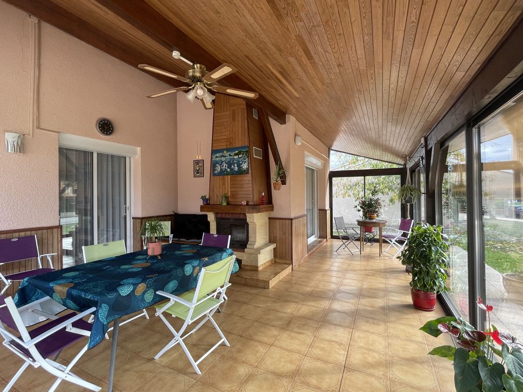 Property photo 2 of 14