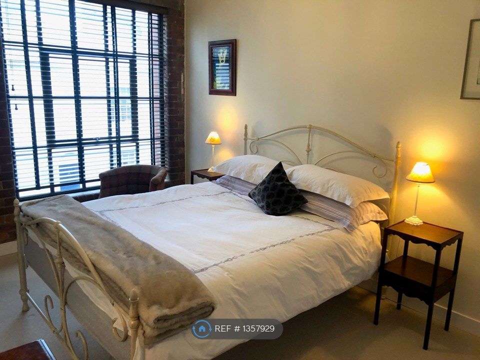 Property photo 3 of 34 Bedroom