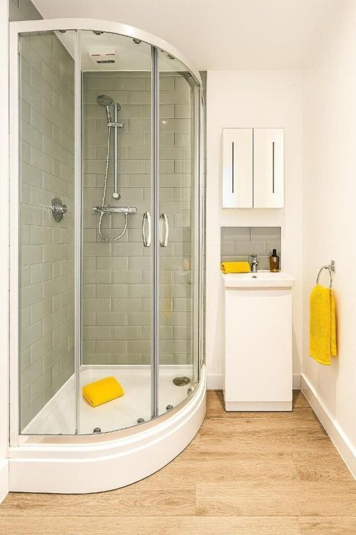 Property photo 3 of 12 Bathroom