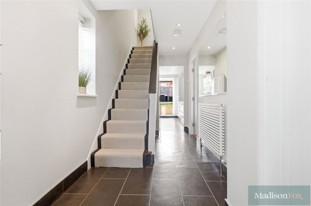 Property photo 2 of 29 Picture No. 26