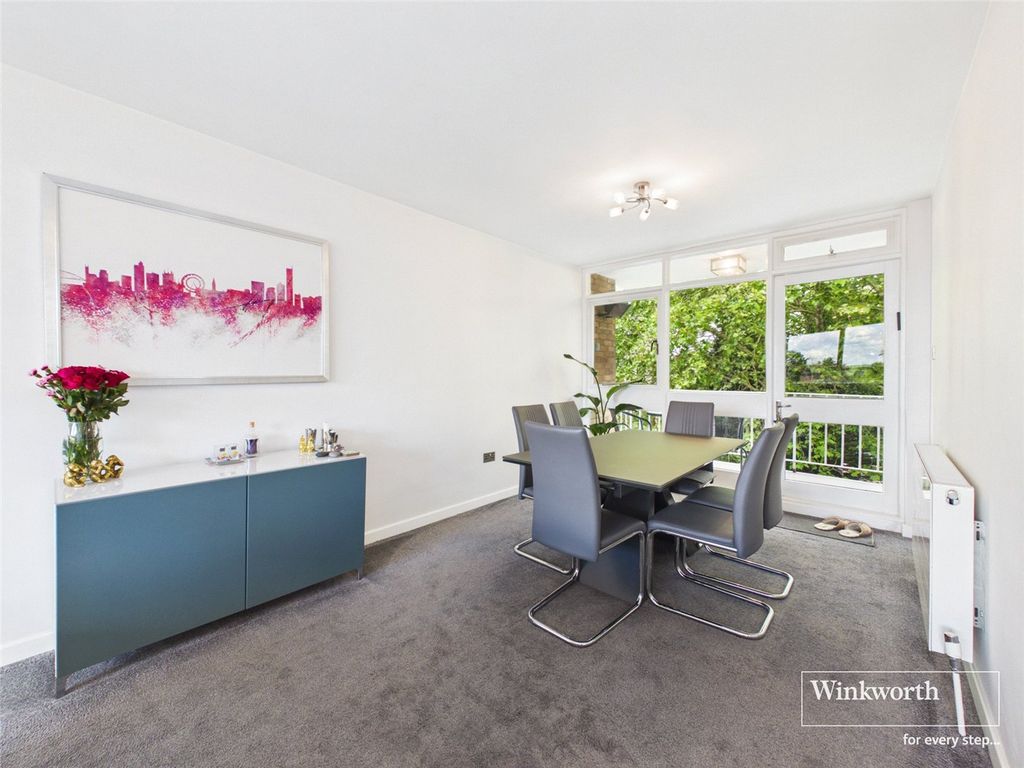 Property photo 3 of 14 Dining Room