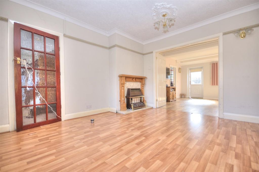 Property photo 2 of 18 Dsc_4025_Enhancer.Jpg