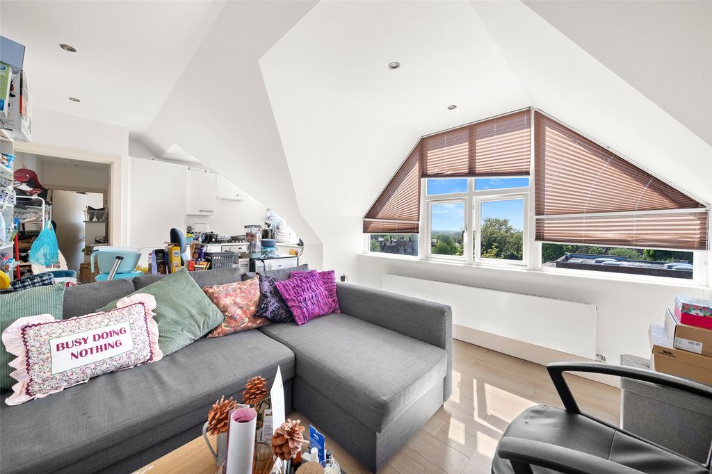 Property photo 2 of 11 Picture No. 12