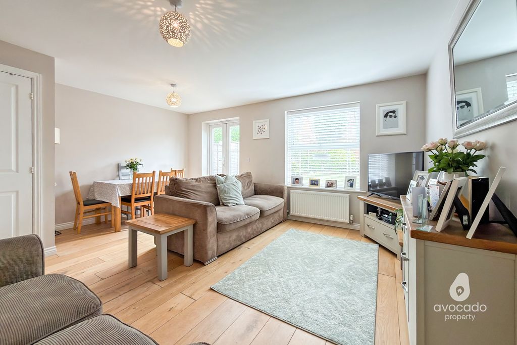 Property photo 2 of 12 5216412