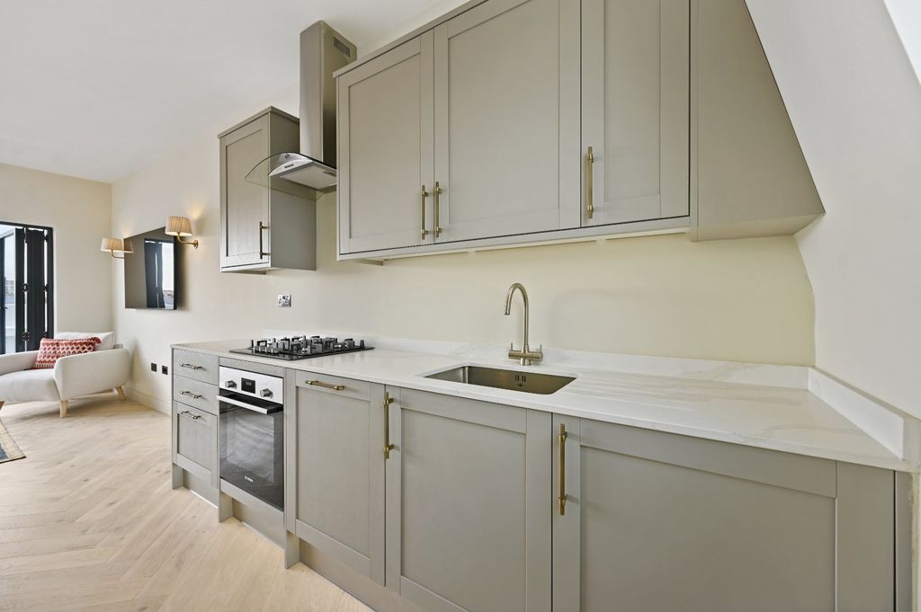 Property photo 3 of 13 Kitchen