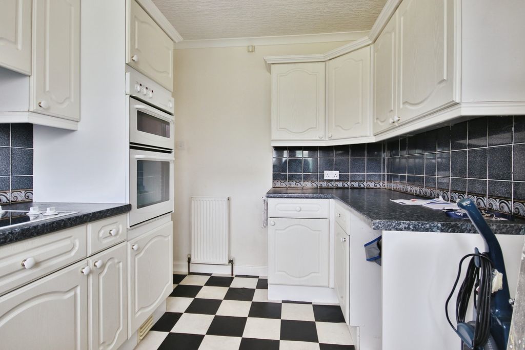 Property photo 2 of 16 3473455