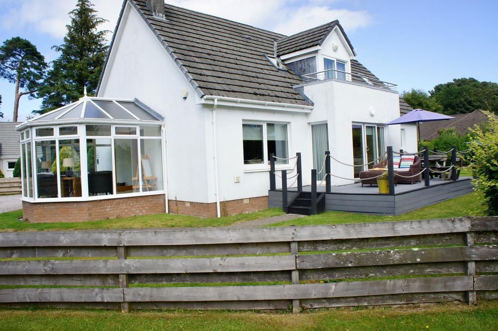 Property photo 2 of 27 Cloy Lodge