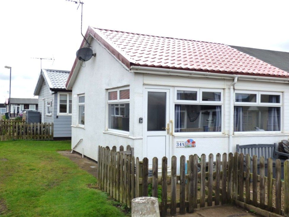 Property photo 1 of 10 2 Bedroom Semi-Detached Holiday Chalet - All Contents Included
