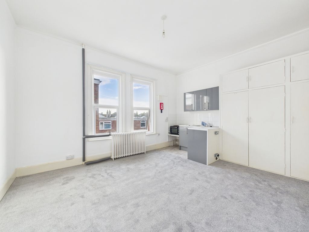 Property photo 2 of 4 Studio Room