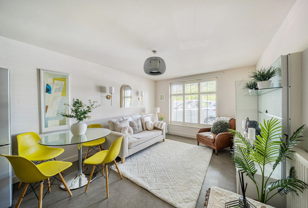 Property photo 1 of 18 1315937-17-685Bdd...