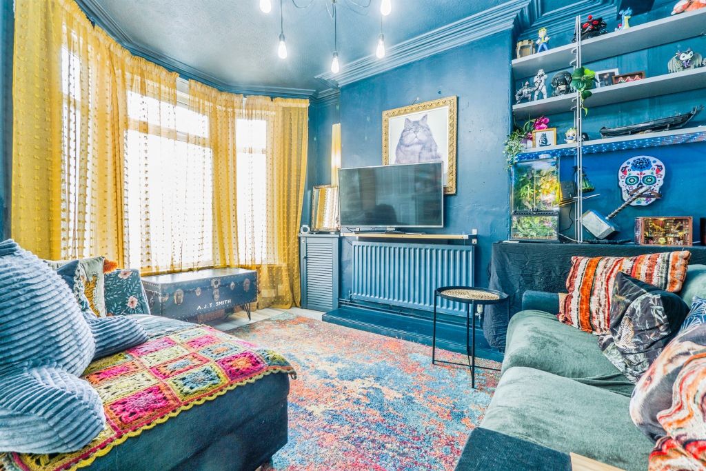 Property photo 2 of 17