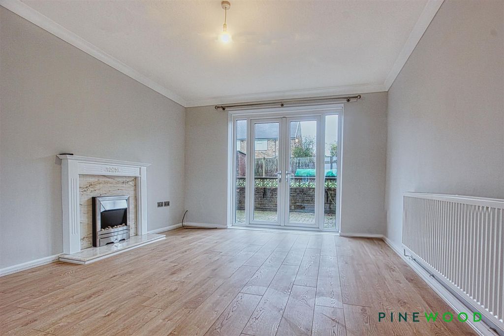 Property photo 3 of 18 Lounge Diner