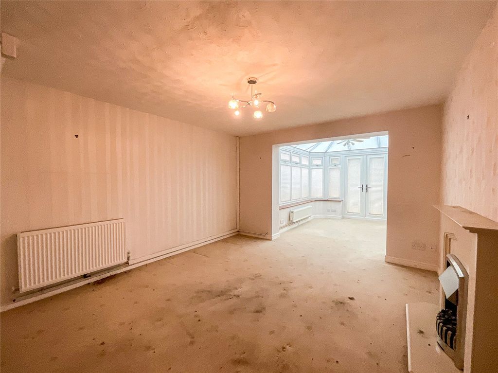 Property photo 3 of 17 Picture No. 02