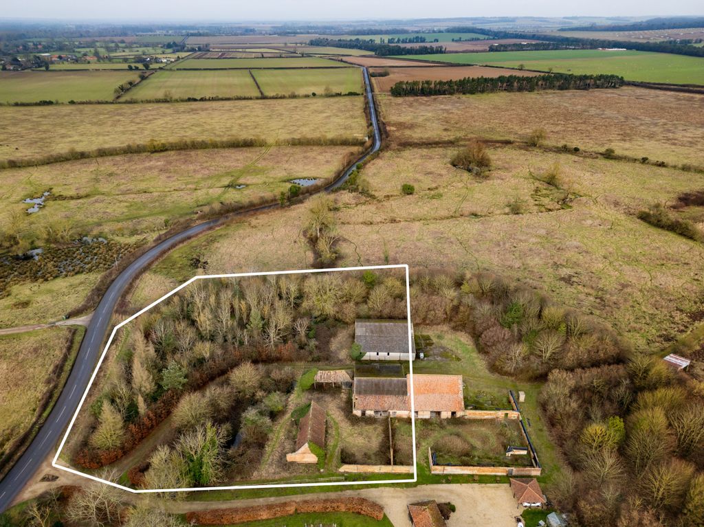 Property photo 3 of 12 Craig 11