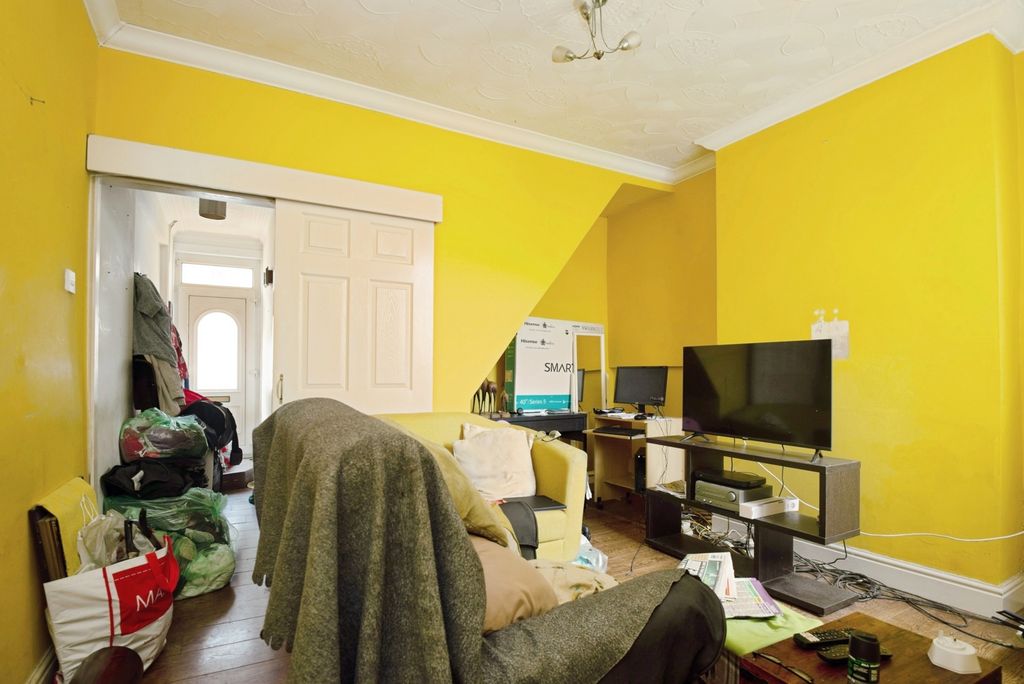 Property photo 3 of 20 Pbox-Img.Jpg