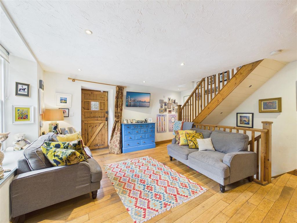 Property photo 2 of 36