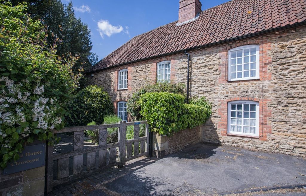 Property photo 3 of 22