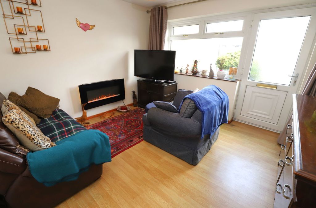 Property photo 3 of 22