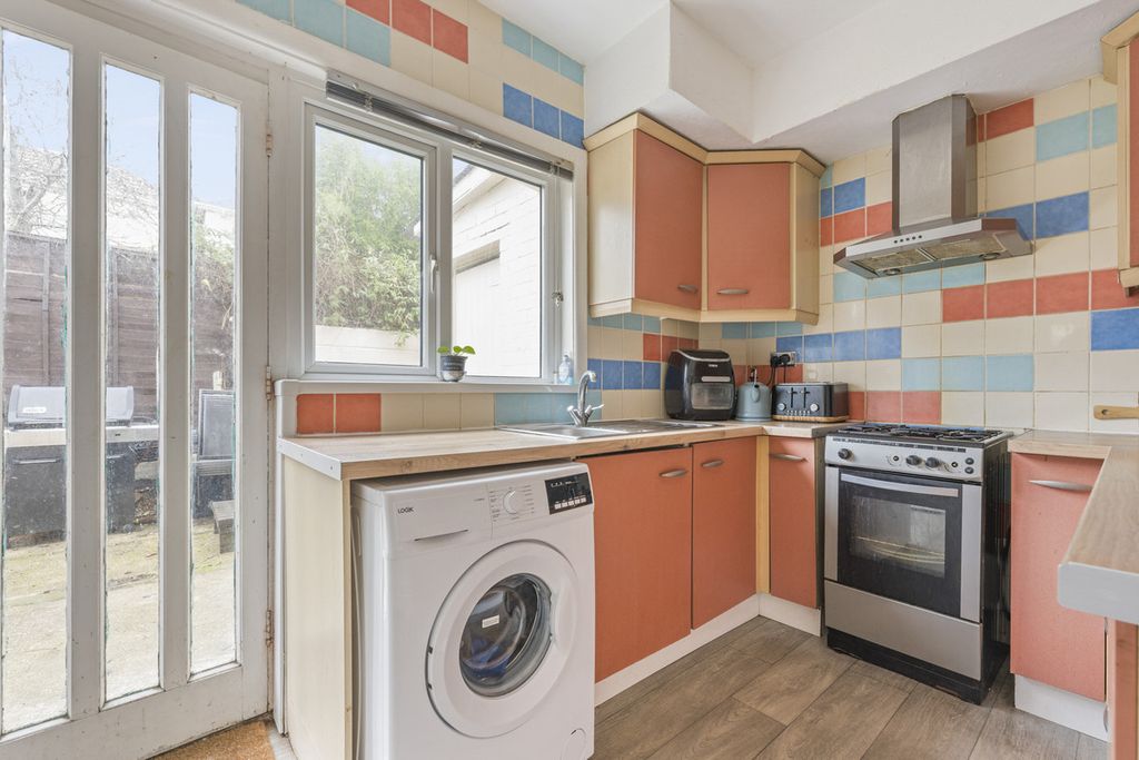 Property photo 3 of 21