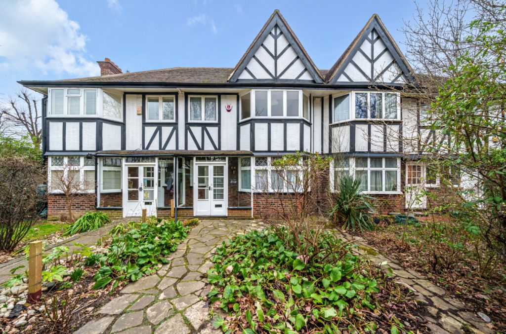 Property photo 1 of 18