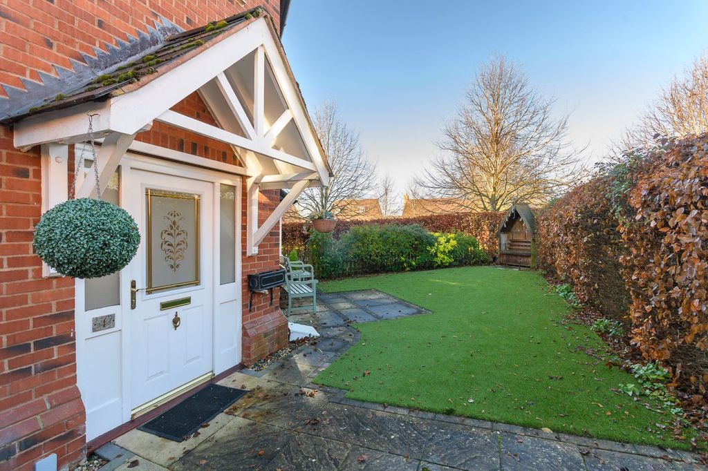 Property photo 2 of 23