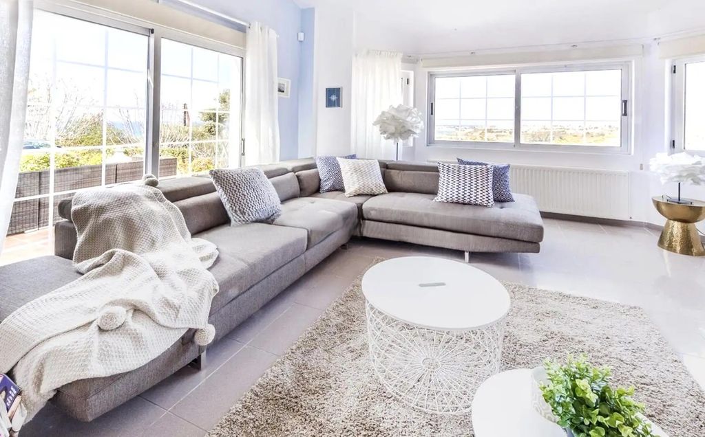 Property photo 3 of 30