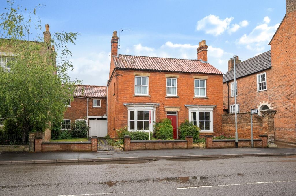 Property photo 1 of 28 1469050 (2)