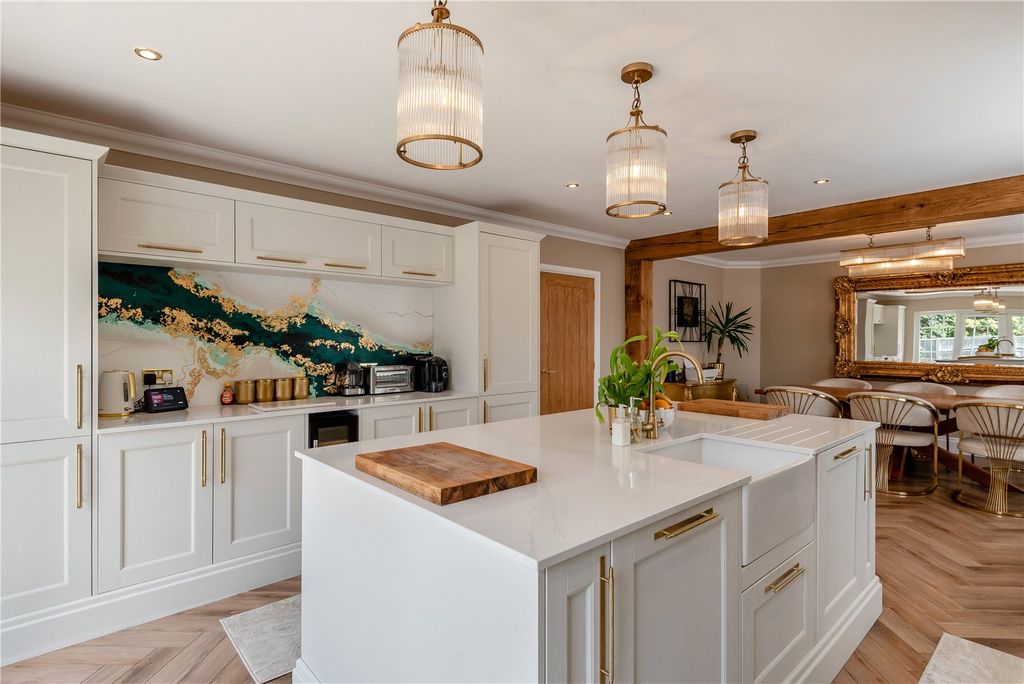 Property photo 3 of 21 Kitchen/Dining Room